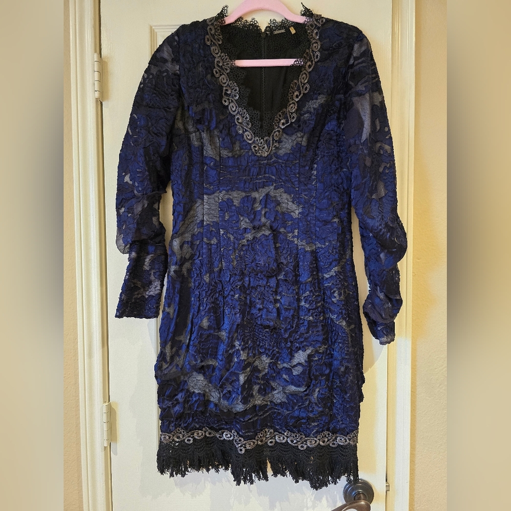 Elie Tahari black and navy dress size 4